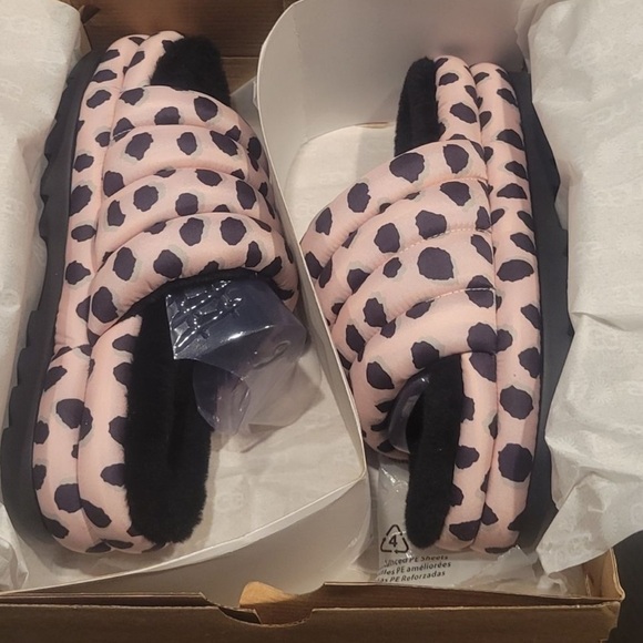 NWOB Ugg cheetah slipper/slides - Picture 6 of 8